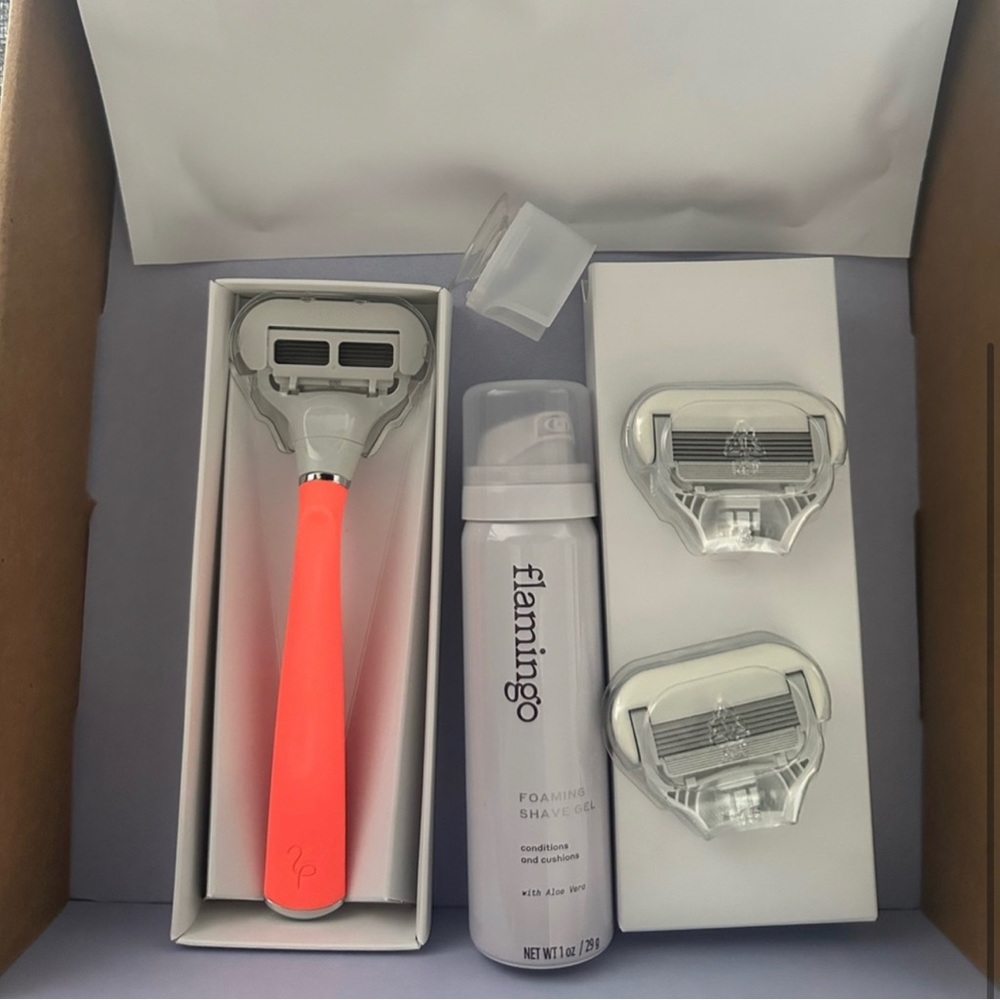 Flamingo Razor Set - Picture 3 of 3